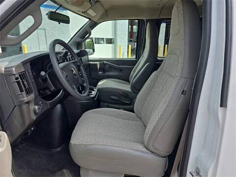 2025 Chevrolet Express LS 3500