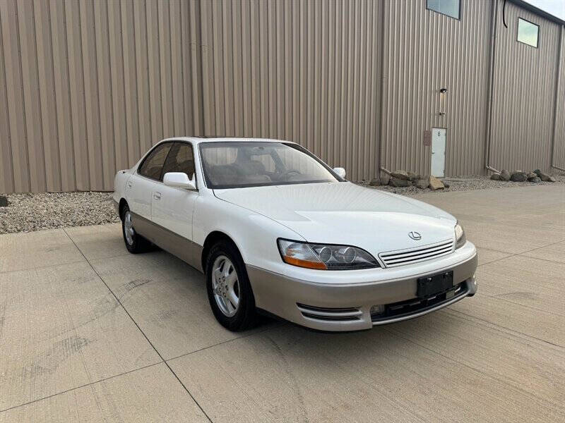 1995 Lexus ES null photo 3