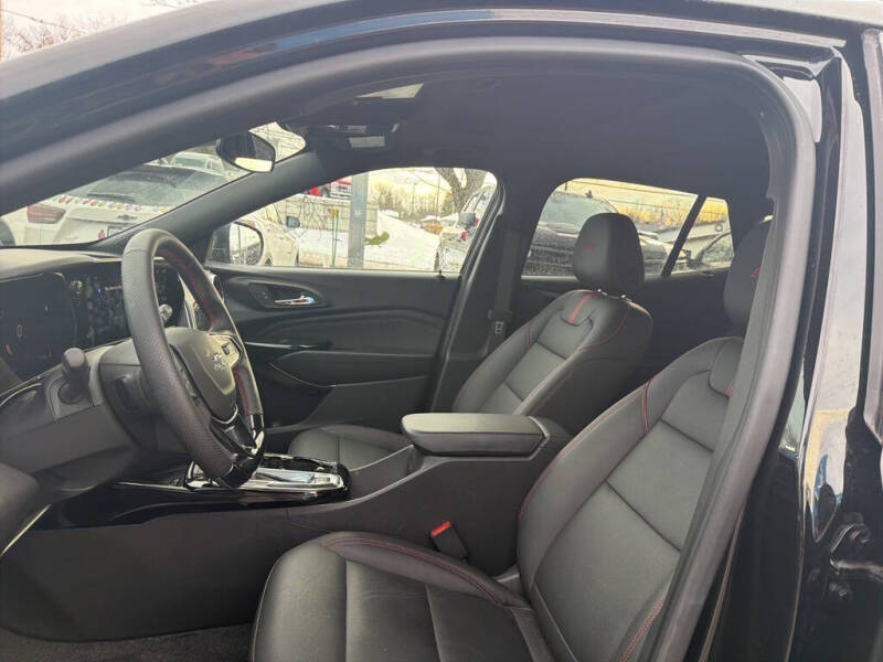 2025 Chevrolet Trax RS