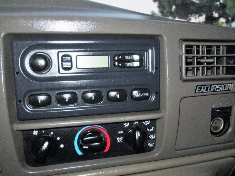 2000 Ford Excursion XLT