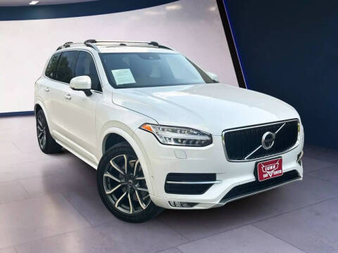 2017 Volvo XC90 T6 Momentum
