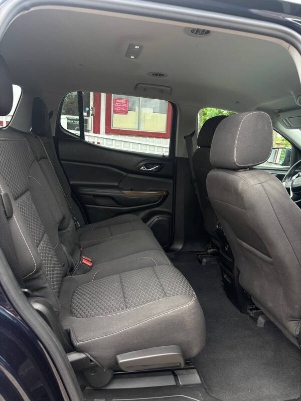 2017 GMC Acadia SLE-2