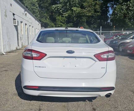 2013 Ford Fusion SE