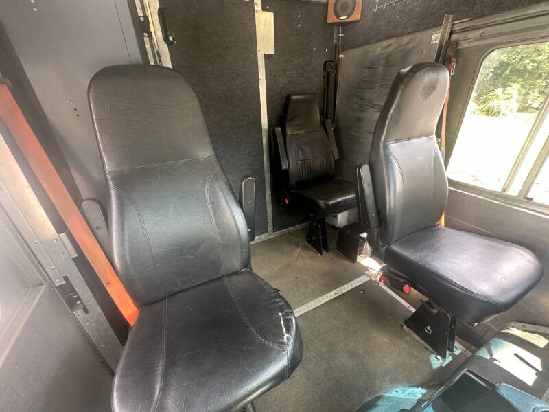 2016 Freightliner MT45 Chassis