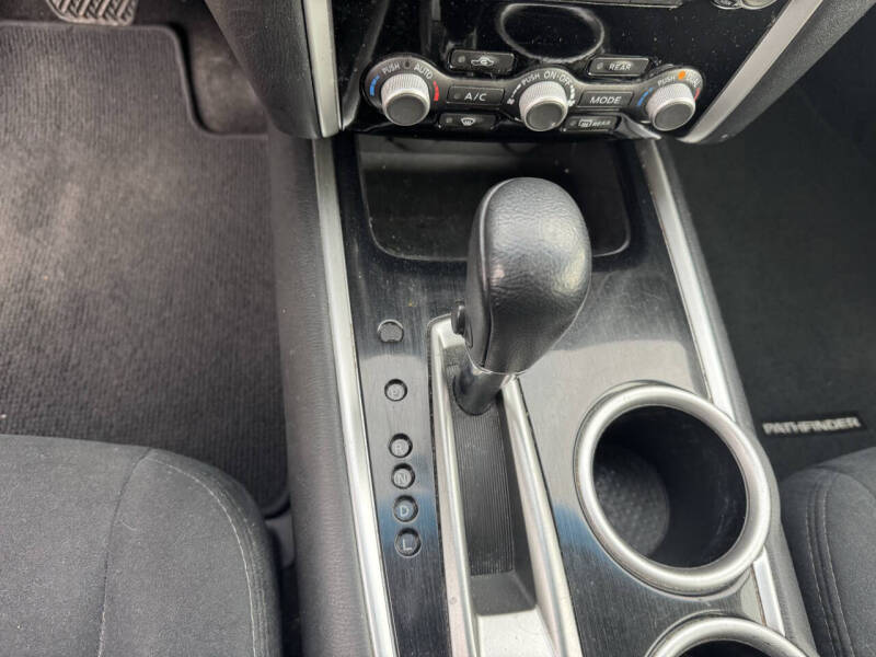 2015 Nissan Pathfinder SV