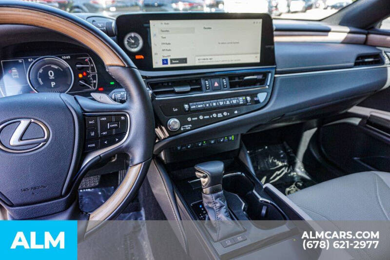 2024 Lexus ES 300h Luxury