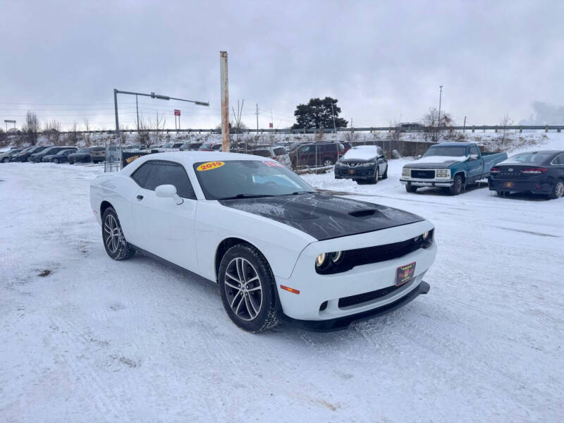 2019 Dodge Challenger SXT's photo