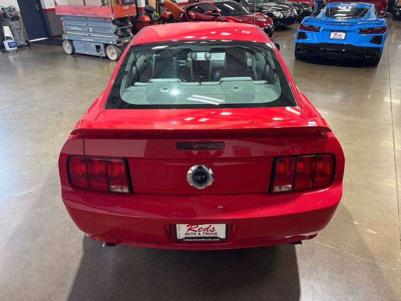 2005 Ford Mustang GT Premium