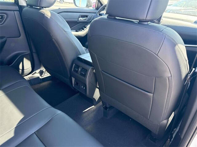 2025 Nissan Rogue SL