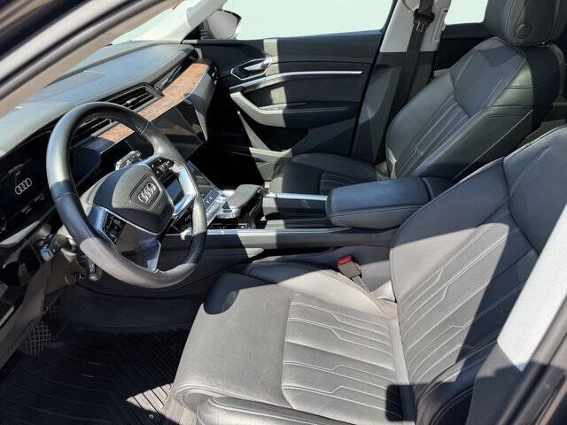 2019 Audi e-tron quattro Prestige