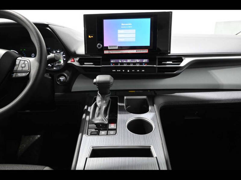 2025 Toyota Sienna LE 8-Passenger