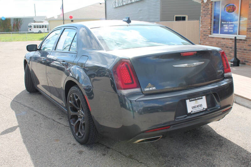 2019 Chrysler 300 S