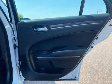 2016 Chrysler 300 Limited