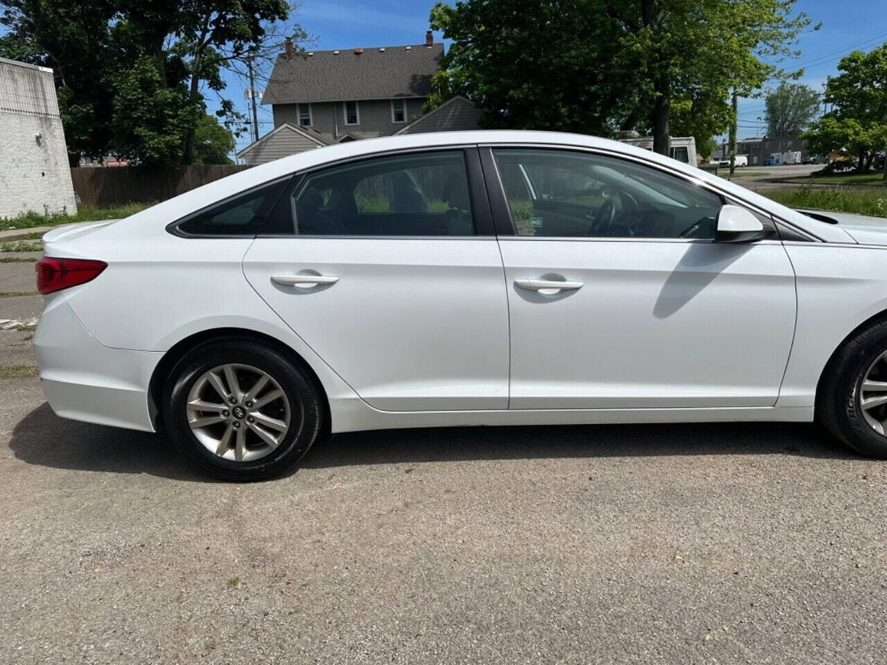 2016 Hyundai SONATA for sale at SRL SAHER in Lorain, OH