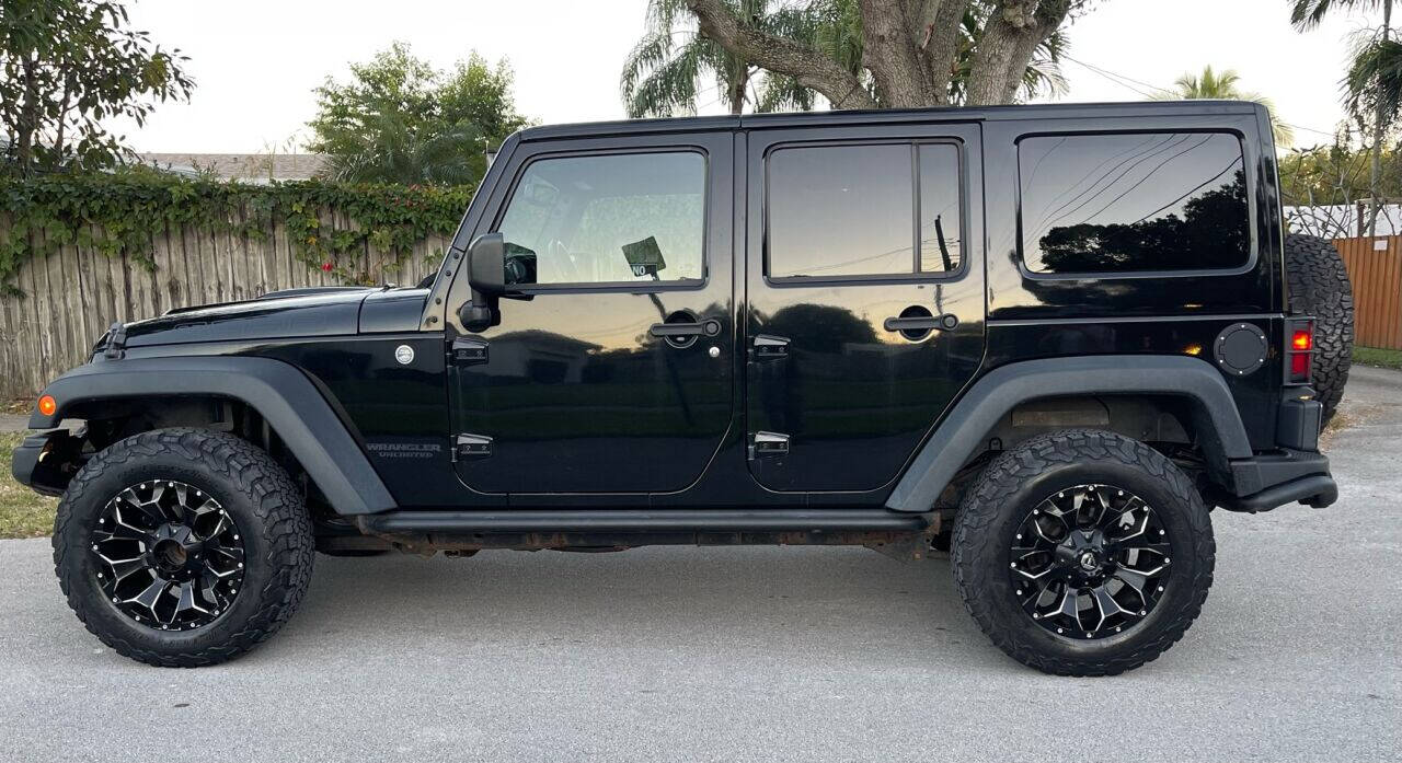 2013 Jeep Wrangler Unlimited  - $18,255