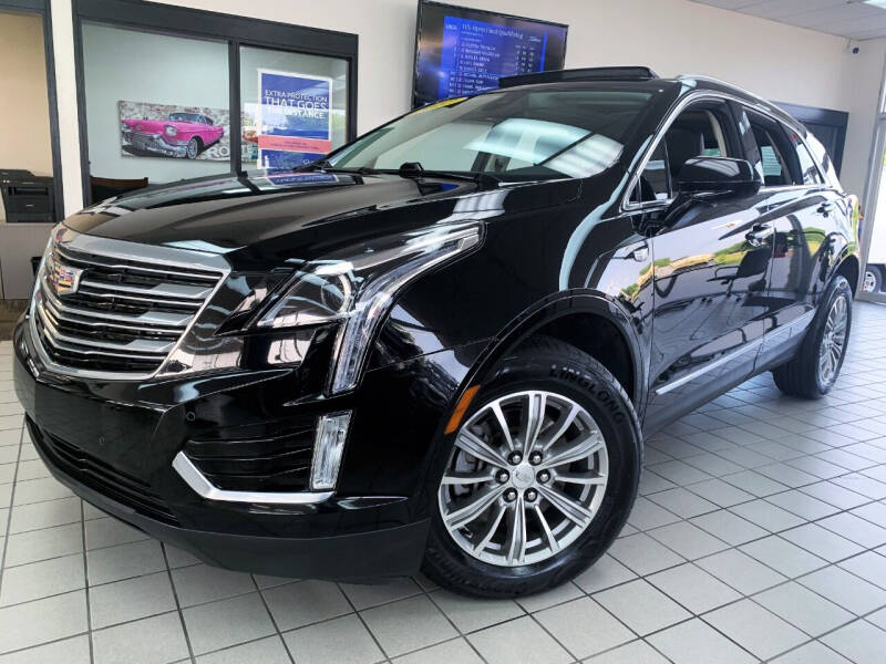 2017 Cadillac XT5 for sale at SAINT CHARLES MOTORCARS in Saint Charles IL