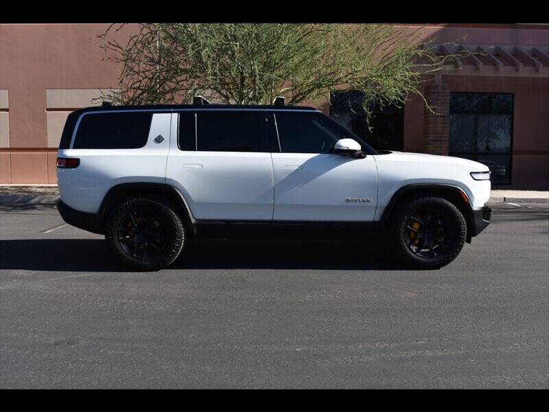 2023 Rivian R1S Adventure