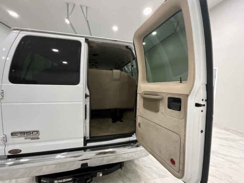 2012 Ford E-Series E-350 SD XL