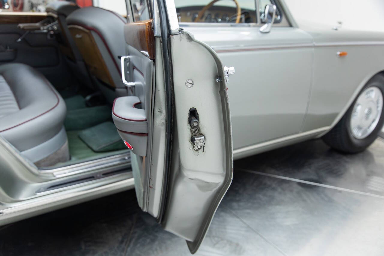 1967 Bentley T1 Saloon 149