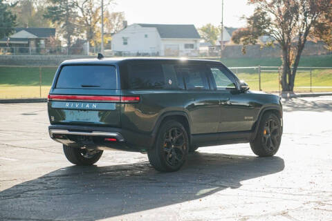 2023 Rivian R1S Adventure