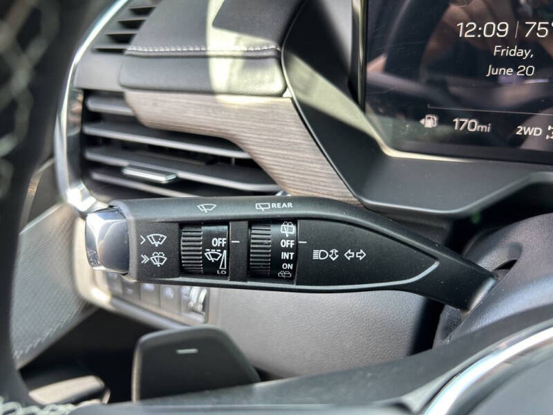 2025 GMC Acadia Denali