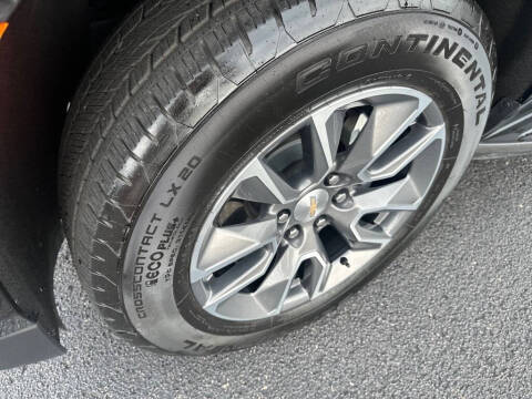 2024 Chevrolet Suburban LT