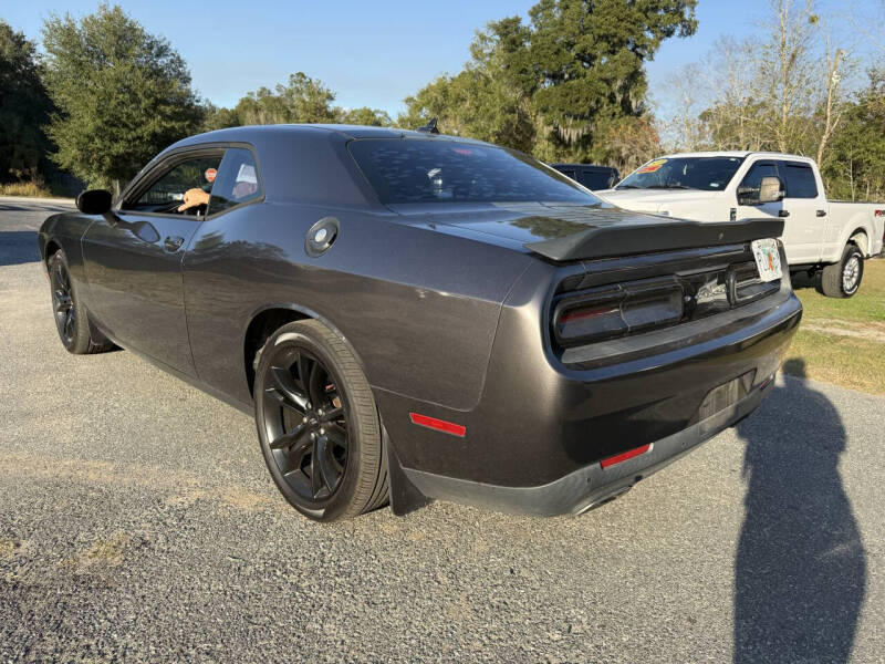 2017 Dodge Challenger SXT Plus