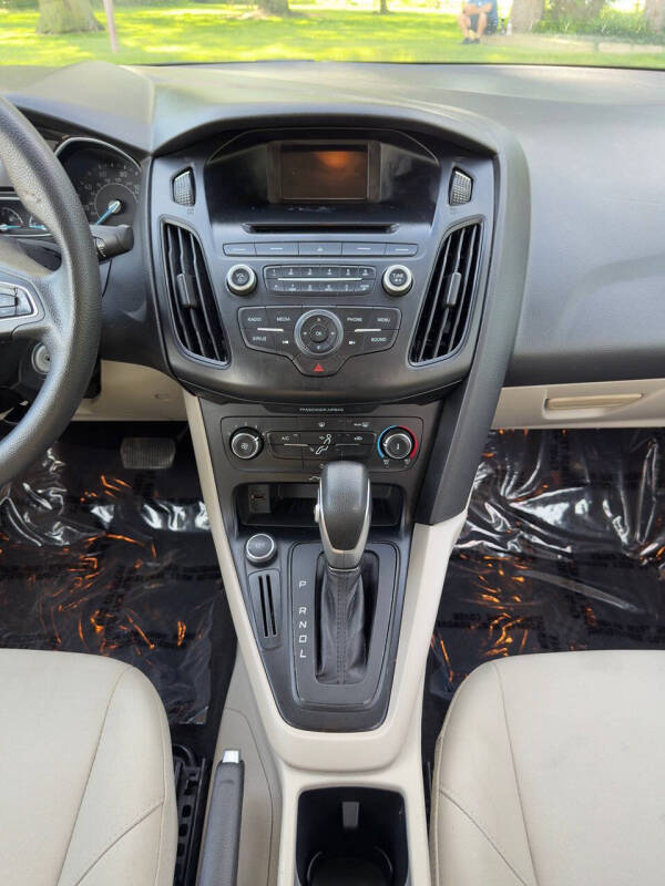 2017 Ford Focus SE
