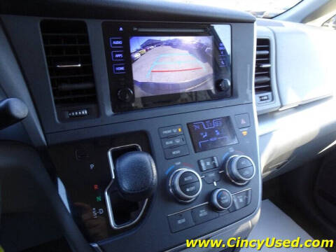 2016 Toyota Sienna LE 8-Passenger