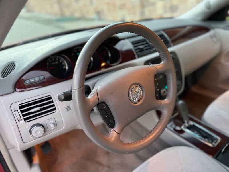 2008 Buick Lucerne CX photo 19