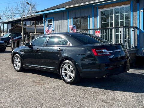 2015 Ford Taurus SEL