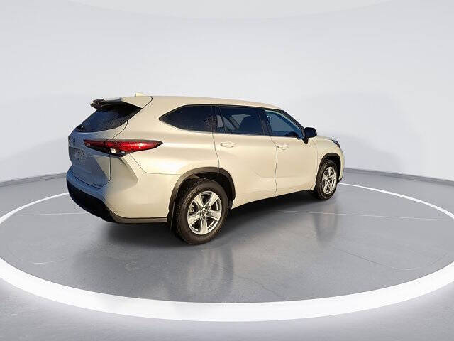 2020 Toyota Highlander LE