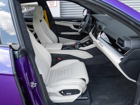 2025 Lamborghini Urus SE