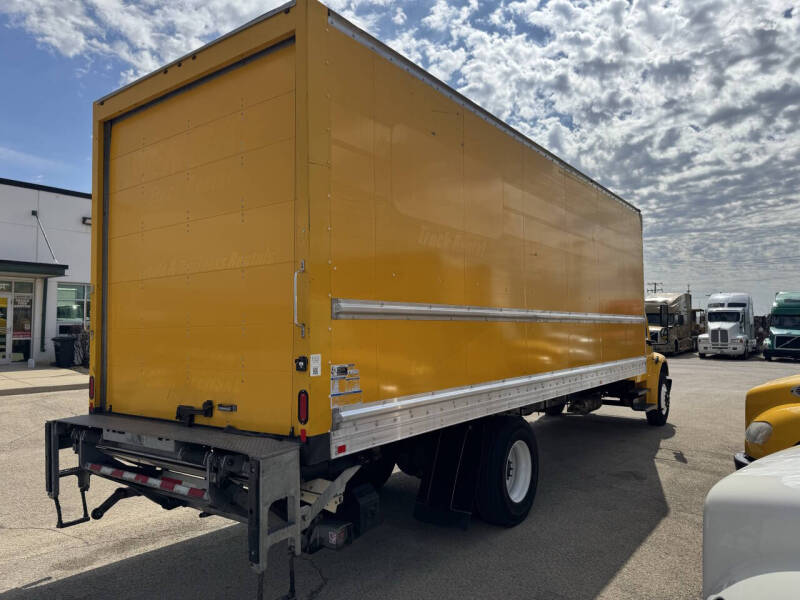 2019 Freightliner M2 106