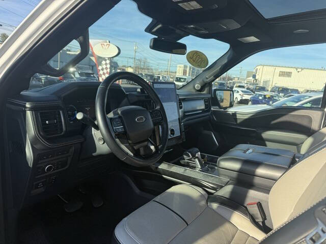 2022 Ford F-150 Lightning Platinum