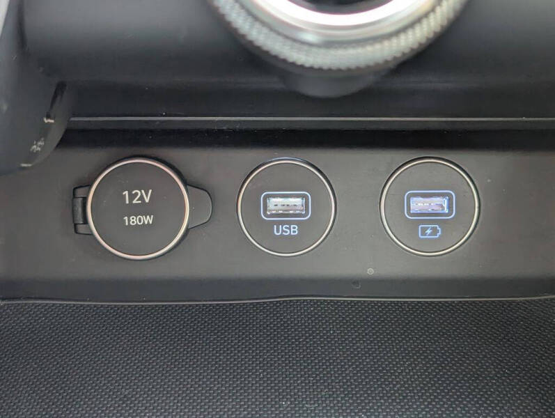 2023 Genesis G70