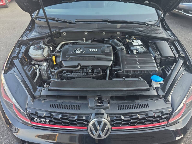 2018 Volkswagen Golf GTI SE
