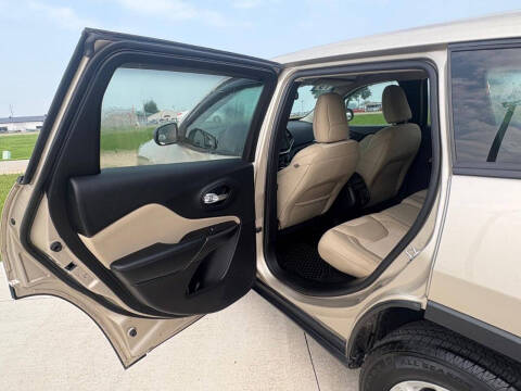 2015 Jeep Cherokee Sport