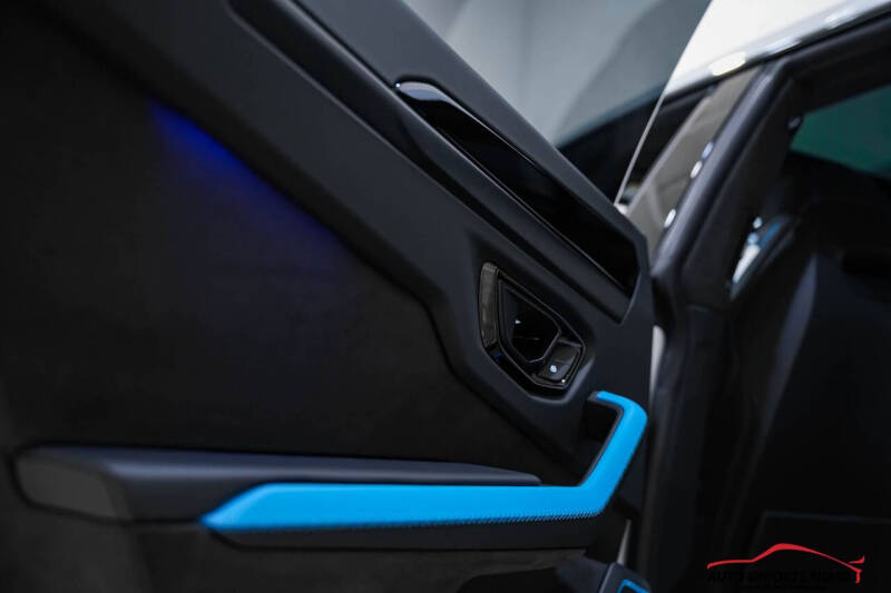 2025 Lamborghini Urus SE
