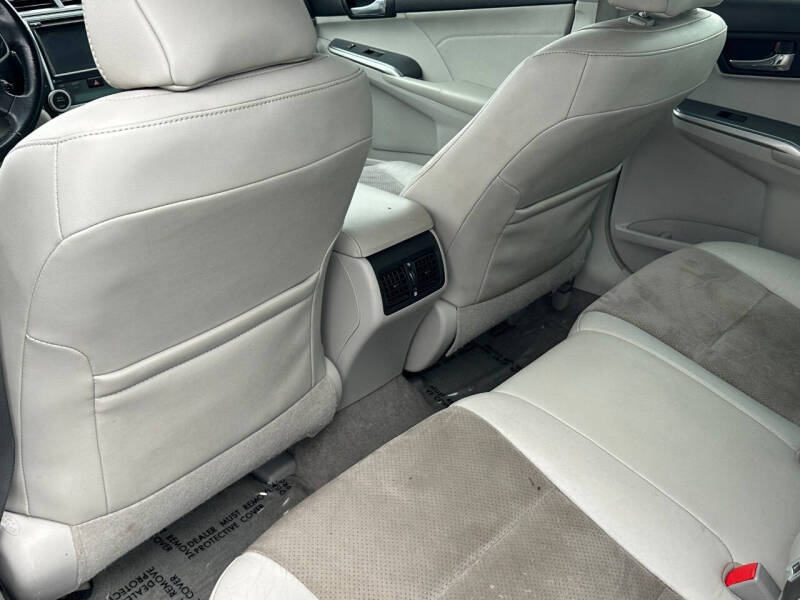 2014 Toyota Camry Hybrid XLE