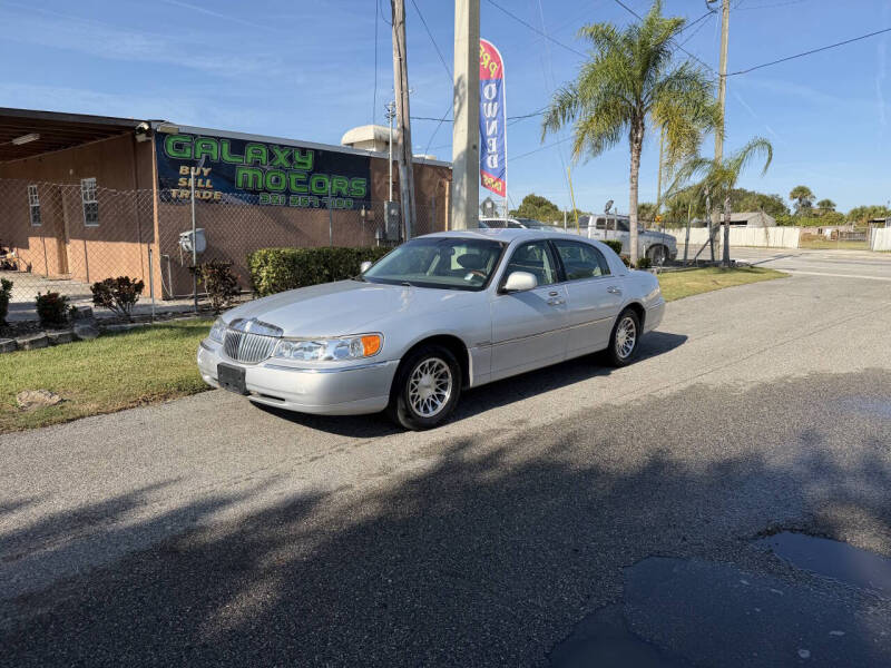 2002 Lincoln Town Car Signature