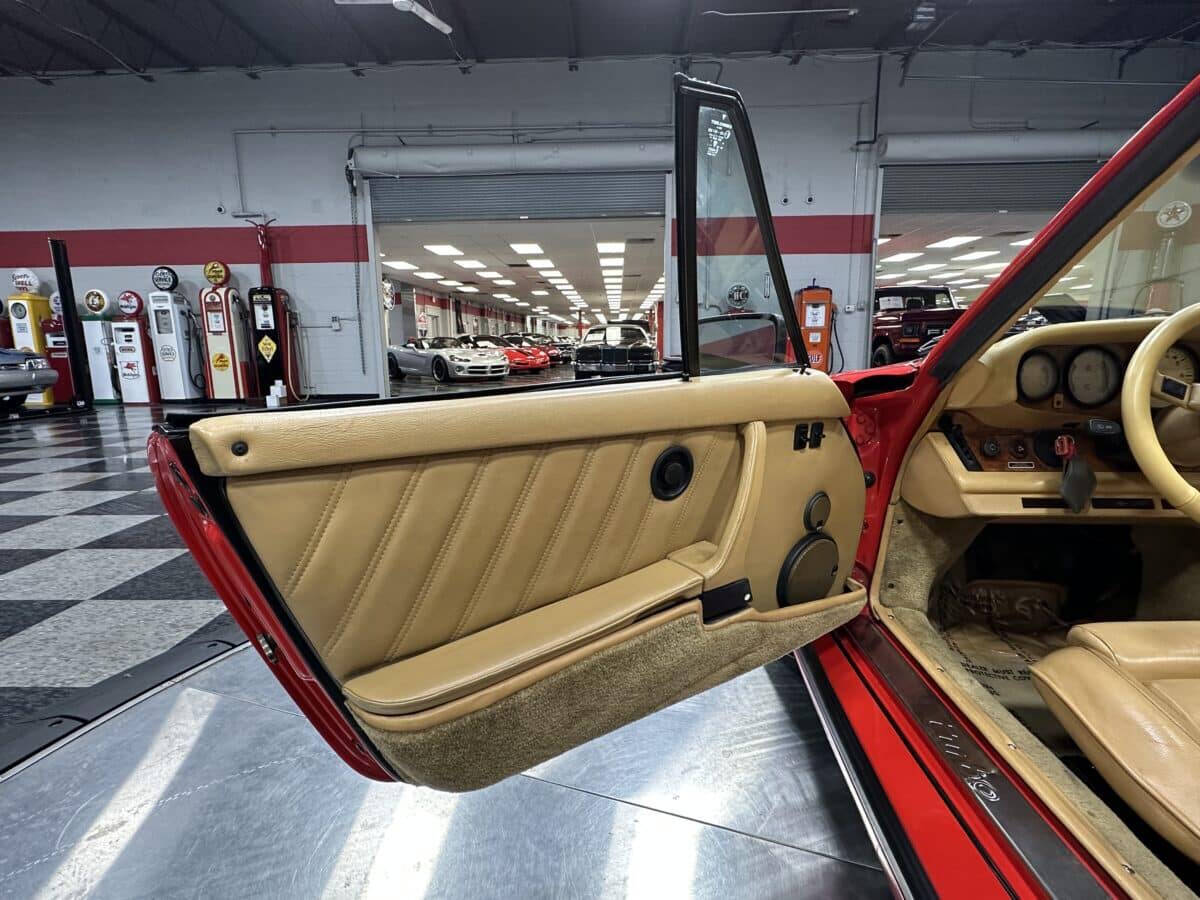 1985 Porsche 930 10