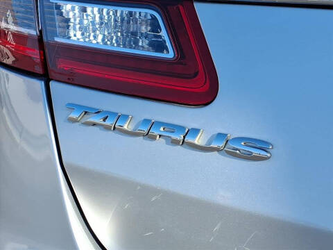 2018 Ford Taurus SEL