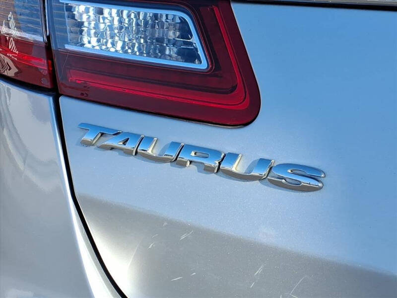 2018 Ford Taurus SEL