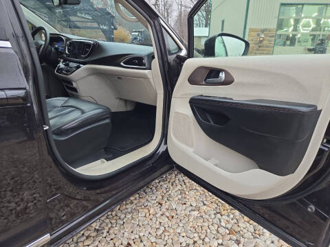 2017 Chrysler Pacifica Touring Plus