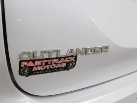 2024 Mitsubishi Outlander PHEV SE