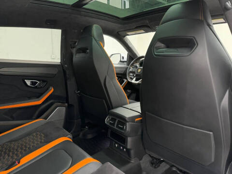 2022 Lamborghini Urus
