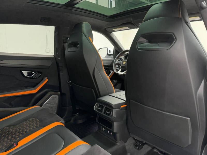 2022 Lamborghini Urus