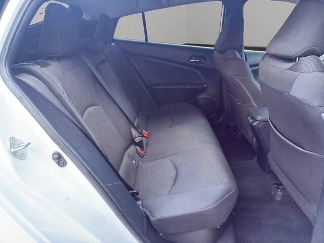 2021 Toyota Prius LE