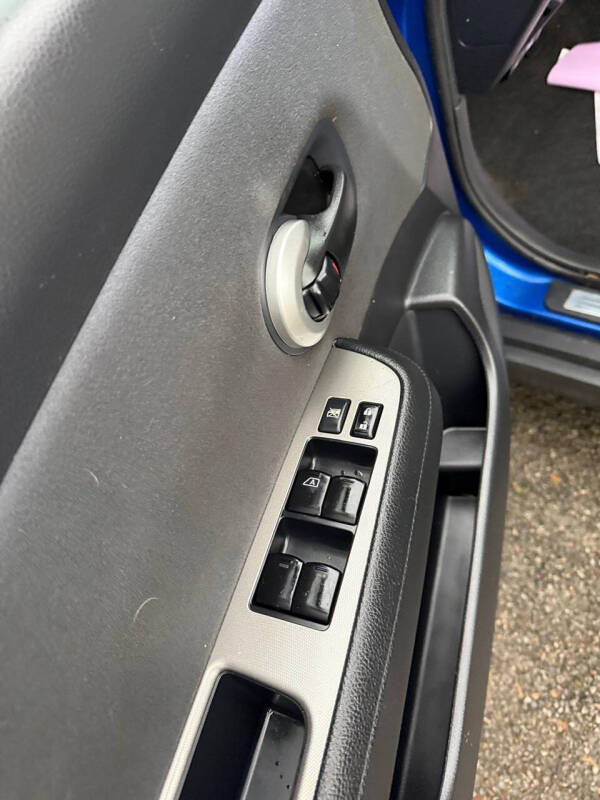 2009 Nissan Versa 1.8 S